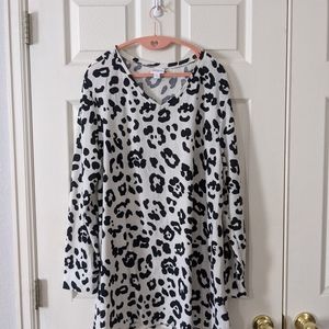 LuLaRoe Elizabeth Tunic